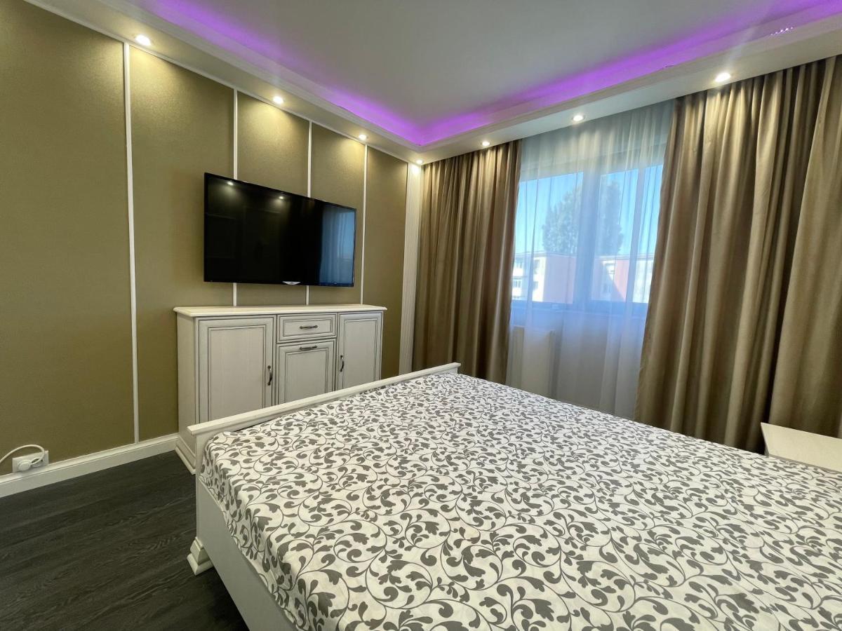 White Residence Craiova Extérieur photo